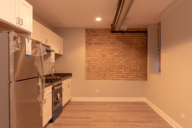 Foto del edificio - 1369 W Greenleaf Ave