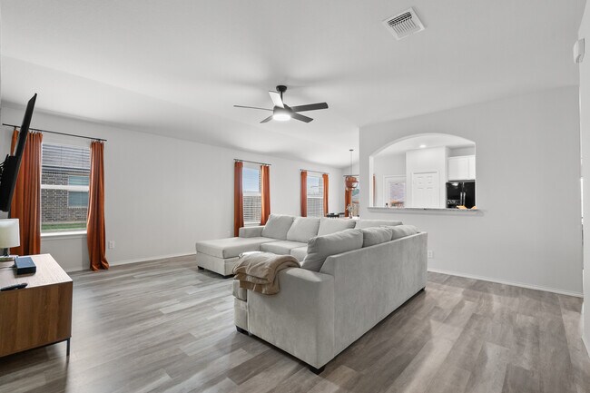 Foto del edificio - 9308 Everly Dr