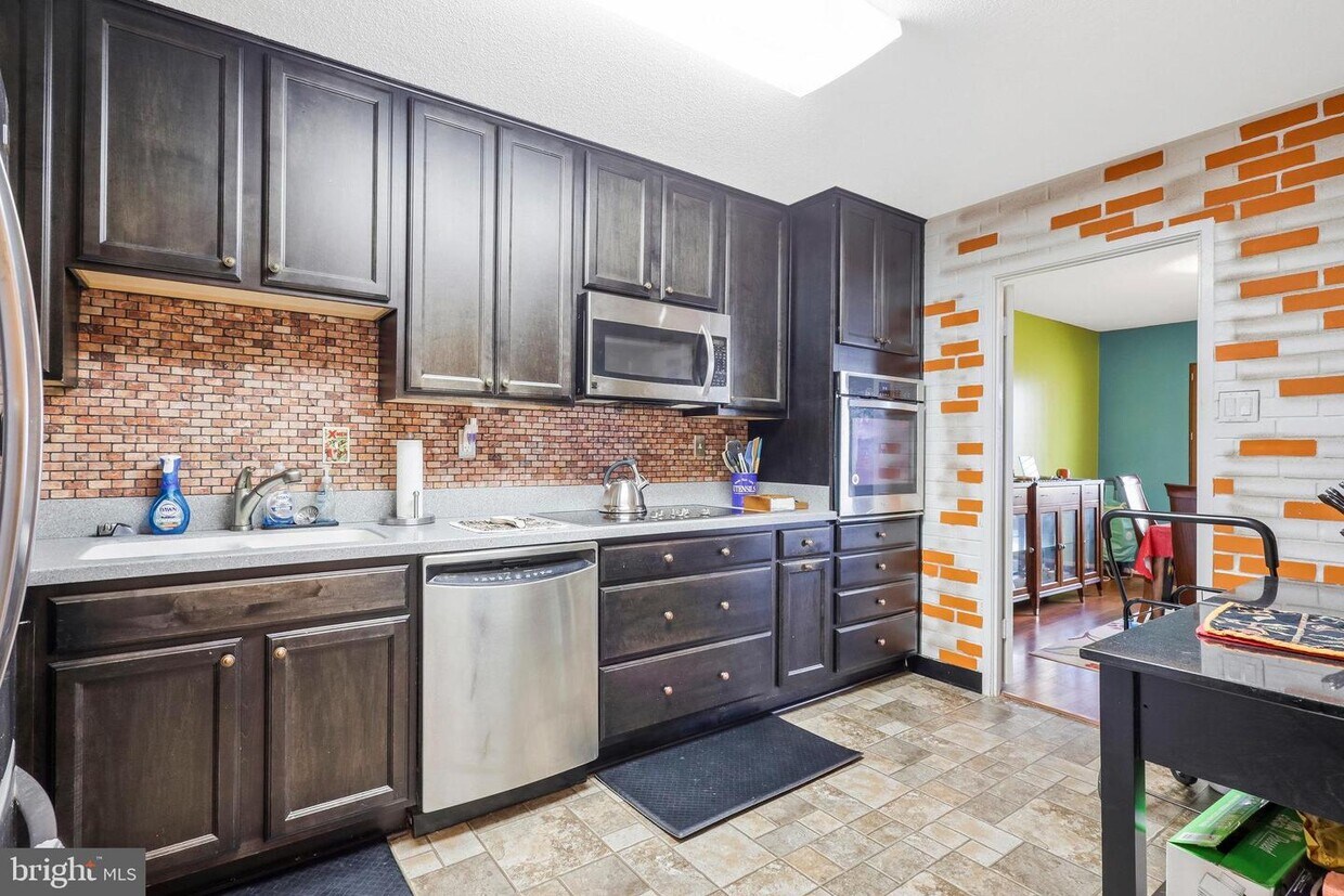 307 Yoakum Pkwy Unit 1824, Alexandria, VA 22304 Room for Rent in Alexandria, VA