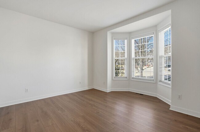 Foto del edificio - Stunning home nestled at the end of a quiet cul-de-sac!