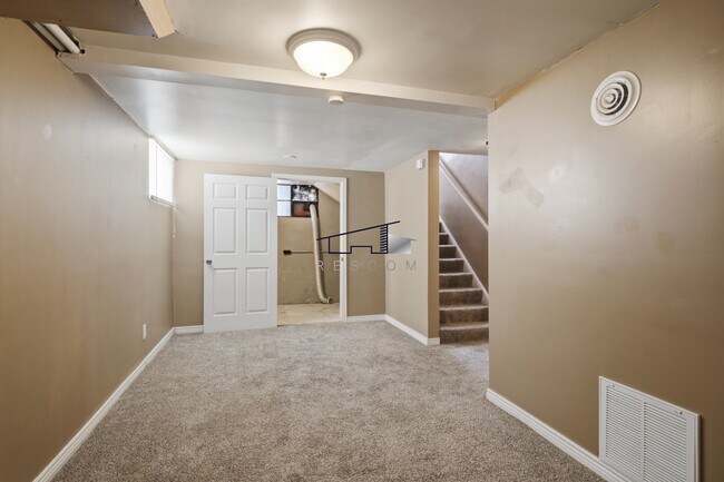 Foto del edificio - 3729 Quincy Ave