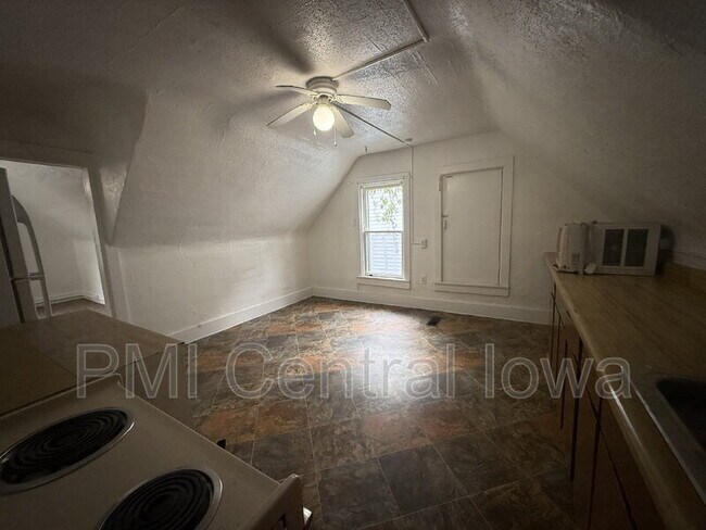 Foto del edificio - 1706 E Walnut St