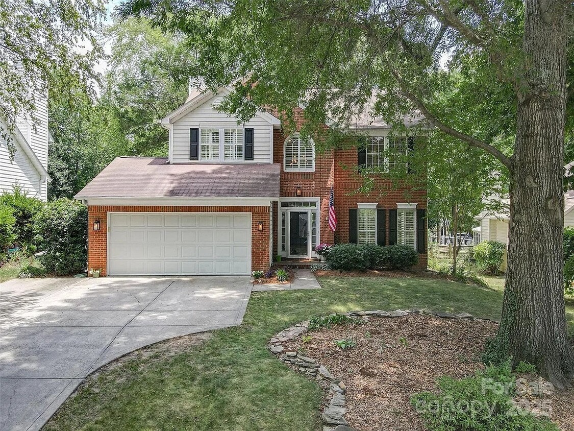 Primary Photo - 108 Kinderston Dr