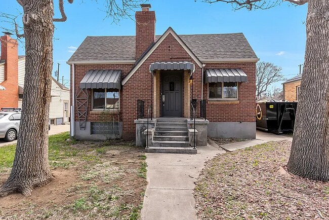 Building Photo - BR w/ Fenced Yard + 2-Car Garage Near I-70