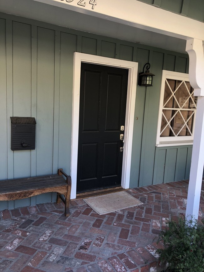 Front Door - 1324 Shirlyjean St