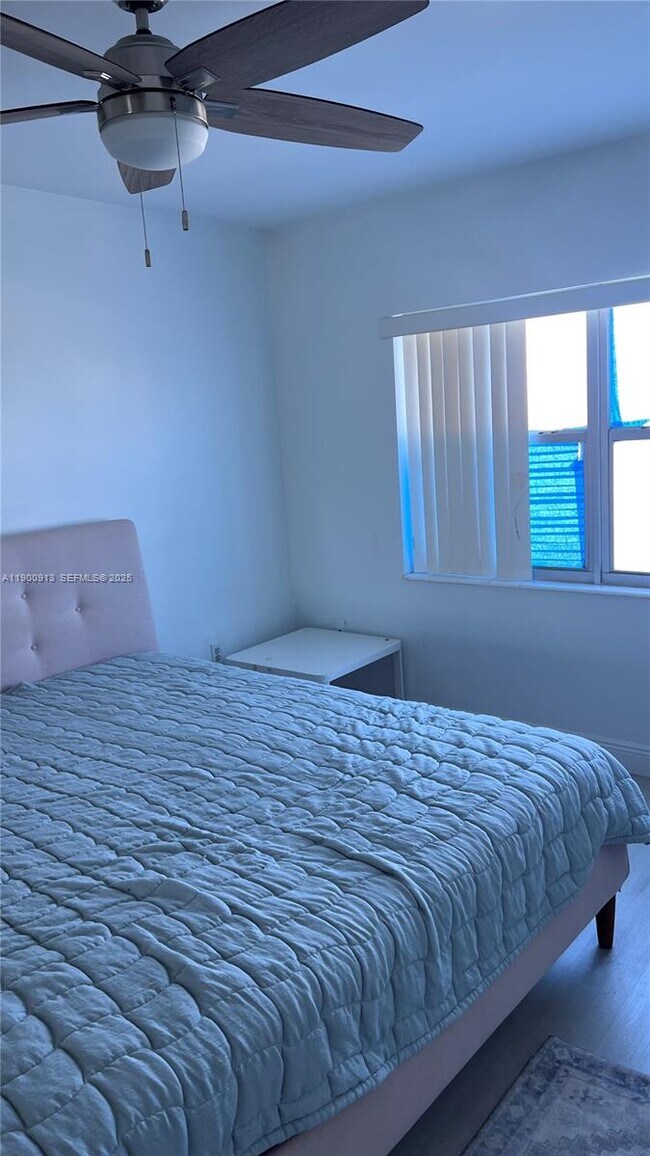 Foto del edificio - 400 Kings Point Dr