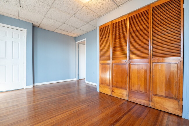 Foto del edificio - 1368 E Main St