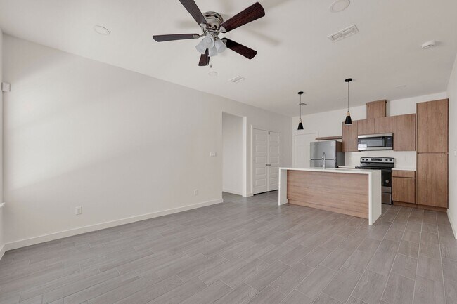 Foto del edificio - Platinum Apts