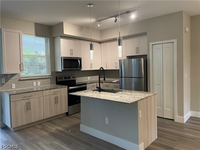 Foto del edificio - 7040 Ambrosia Ln