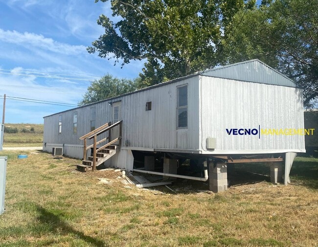 Building Photo - 16055 TX-16