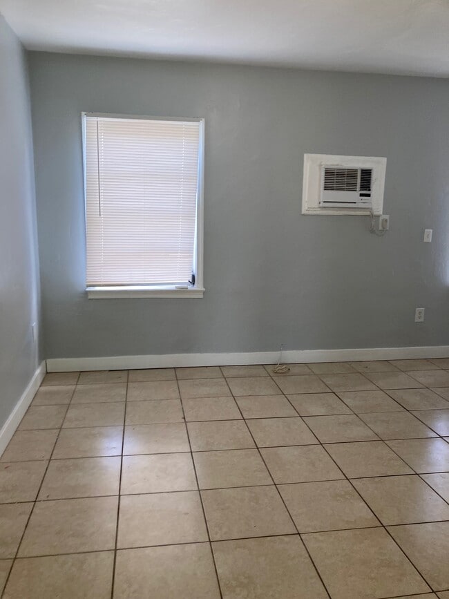 Building Photo - 424 N Federal Hwy