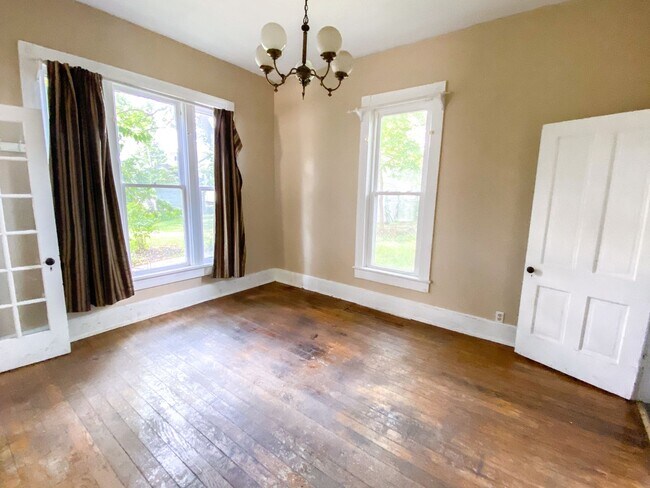 Foto del edificio - 4 Bedroom 2 Bath on Campus