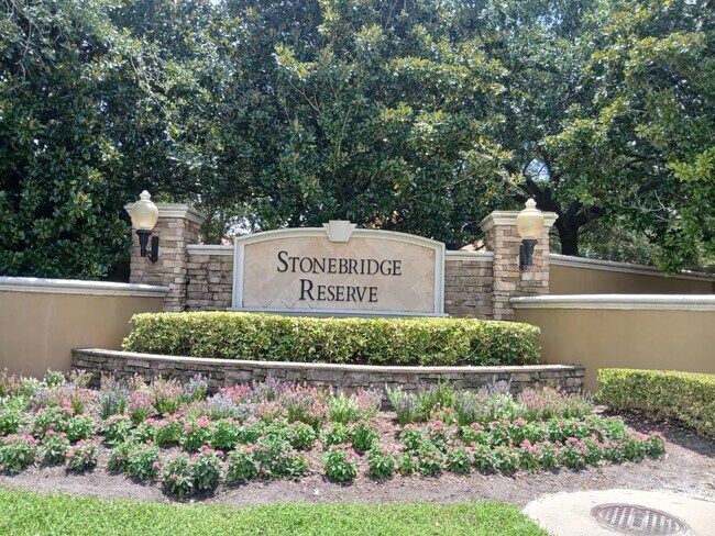 Foto del edificio - 3368 Robert Trent Jones Dr