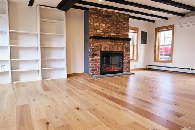 Building Photo - 147 Spring Valley St