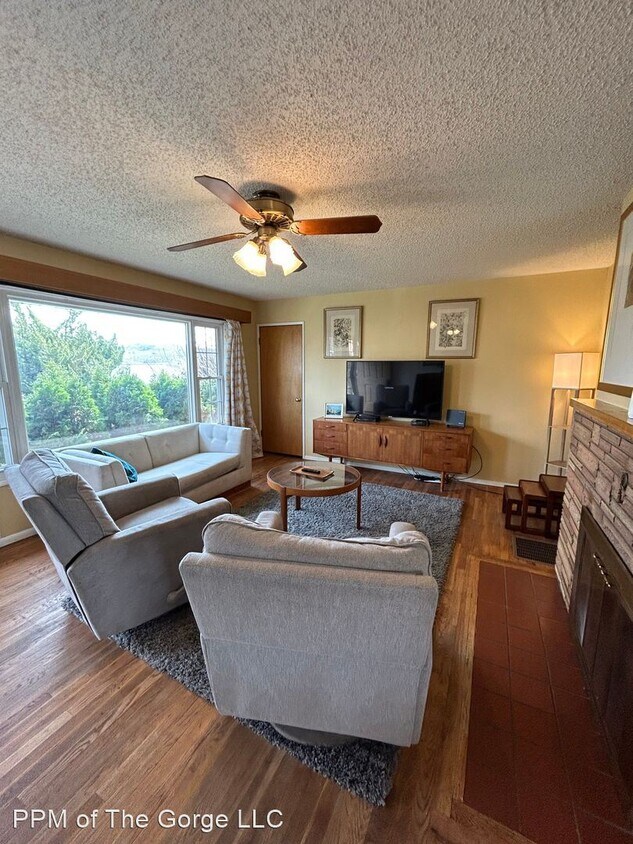 Foto principal - 3 br, 2 bath House - 809 East 20th Street