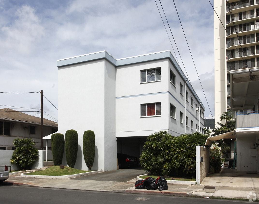 Building Photo - 2120 Waiola St