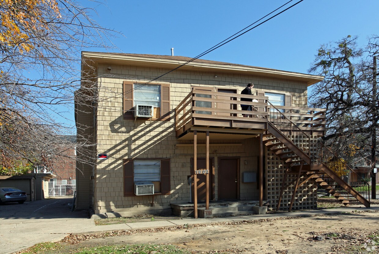 Building Photo - 1902 Caddo St