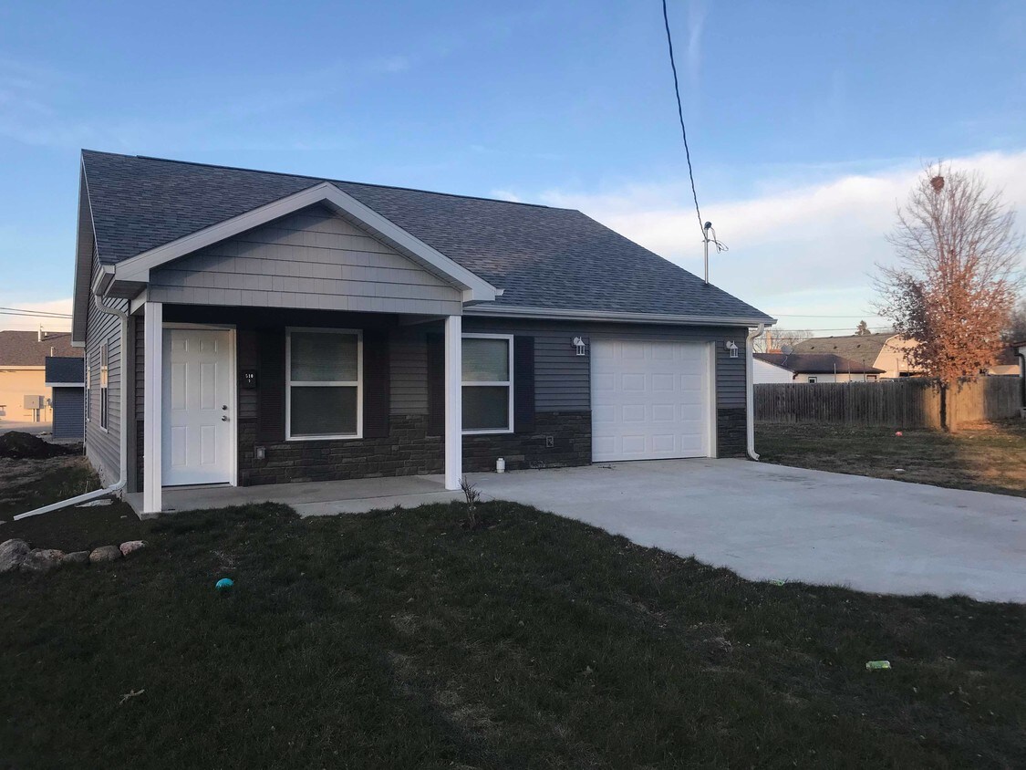 510 W Pleasant St, Colfax, IA 50054 House Rental in Colfax, IA