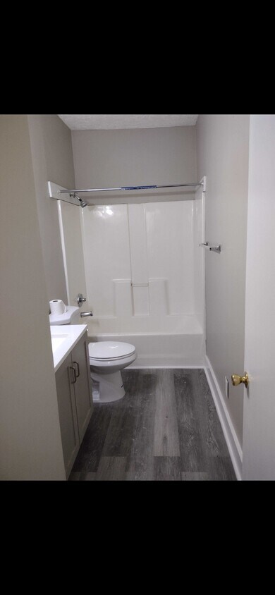 Newly renovated bathroom - 1525 Quincy St