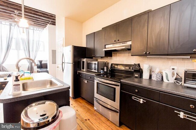 Building Photo - 141 N 2nd St