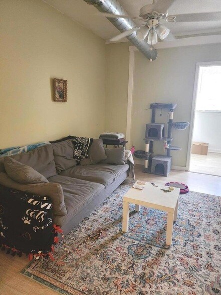 Foto del edificio - 3301 W Potomac Ave