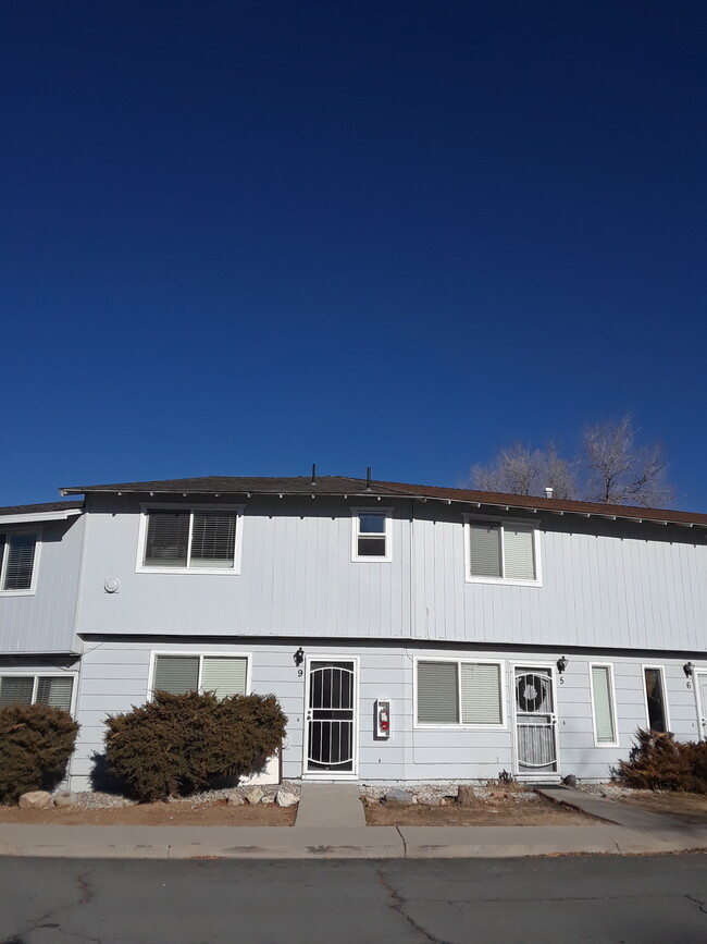 Townhome Apartment Complex - 1615 Brown St