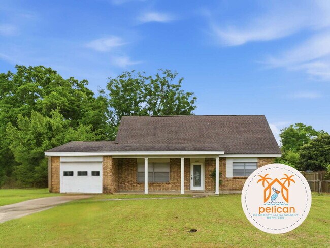 Foto del edificio - 4-Bedroom Home in a Prime Pensacola Location