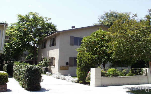 Primary Photo - 1416-1418 E Maple St
