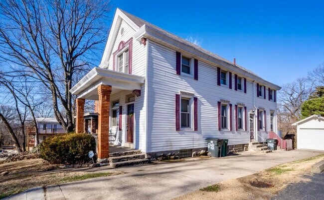 Building Photo - 648 Probasco St