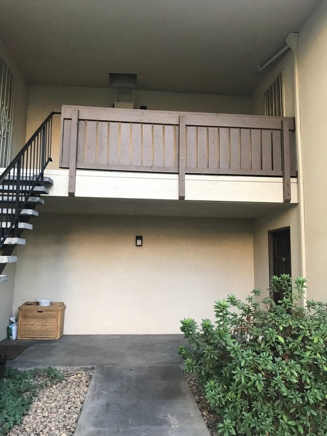 Building Photo - 3701 Colonial Dr