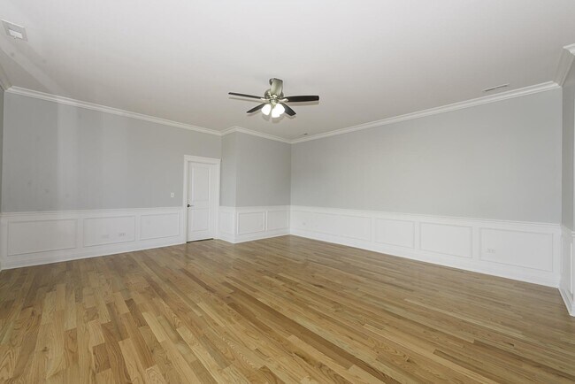 Foto del edificio - 520 N Western Ave