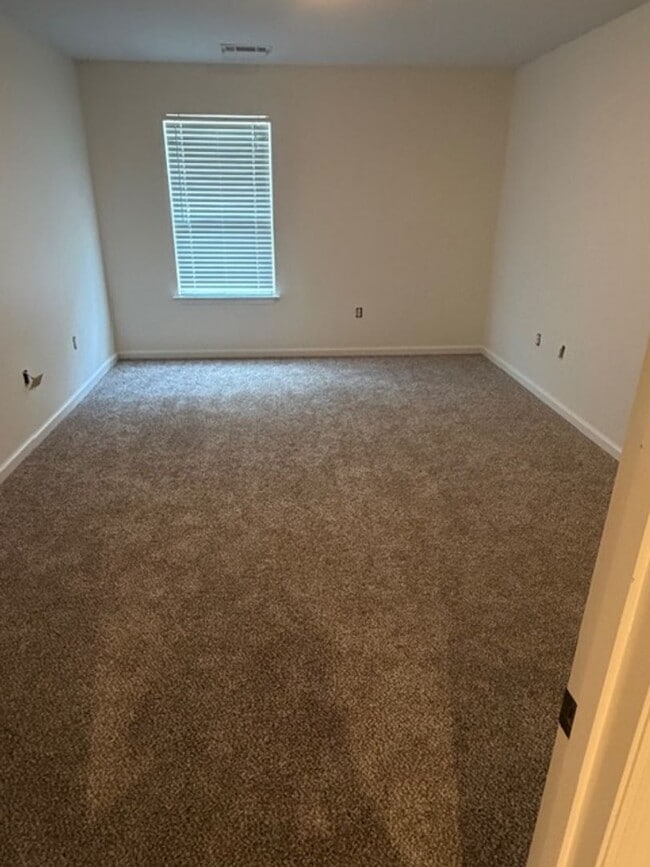 Photo - Knoxville Lovell Road Area 3 Bedroom 2.5 Bath with Garage Lawn Maintenance and Trash Pick up incl... Townhome