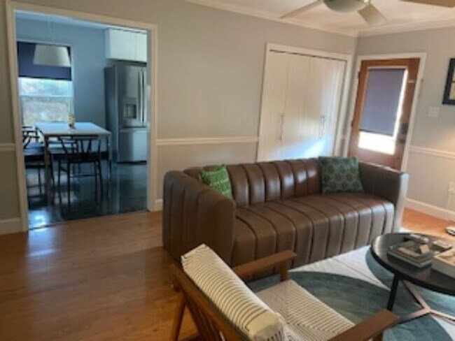 Foto del edificio - Great Home in Country Club Estates off Brentwood - Heart of South Baton Rouge