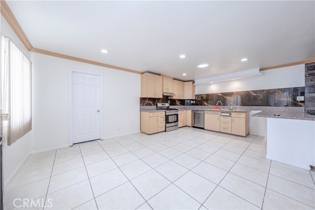 Building Photo - 1688 W Sumac Ln