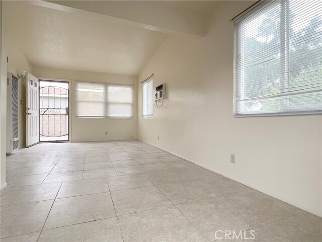 Foto del edificio - 284 N Palm Ave