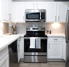 Building Photo - 2698 Briar Ridge Dr