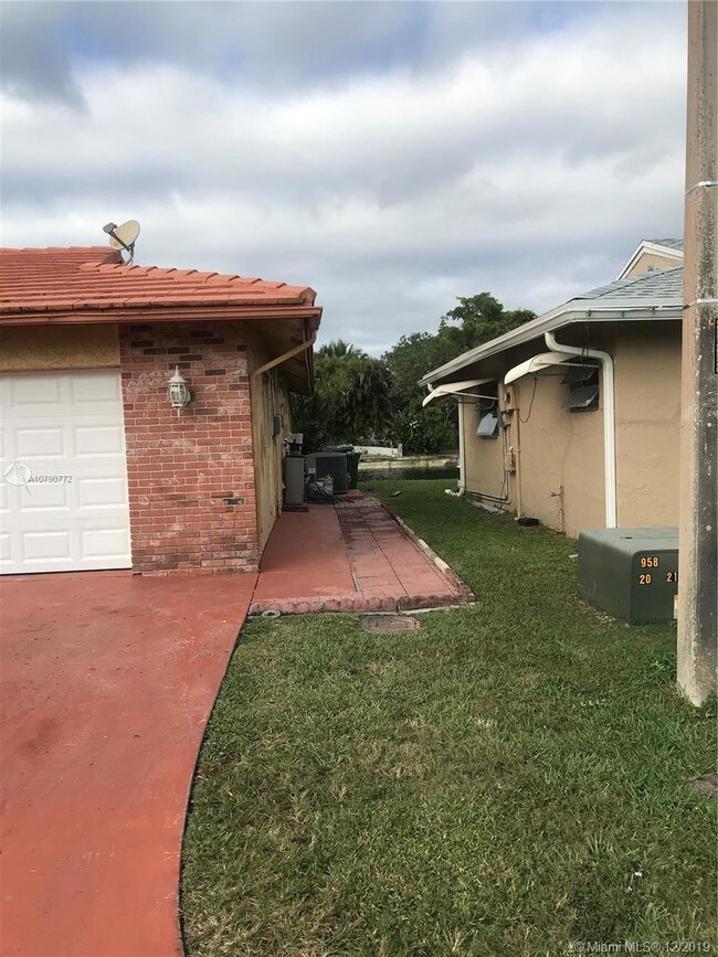 Foto del edificio - 7101 NW 77th St