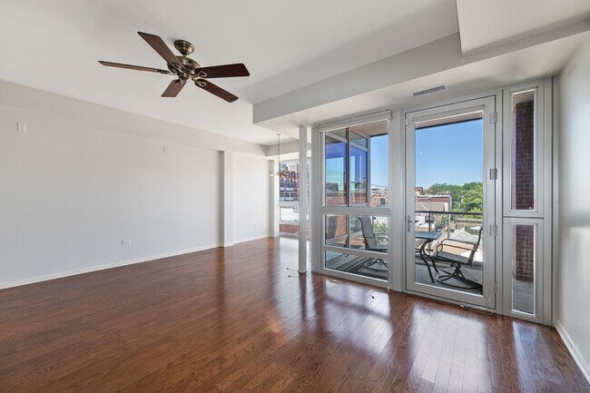Foto del edificio - 744 W Fullerton Ave