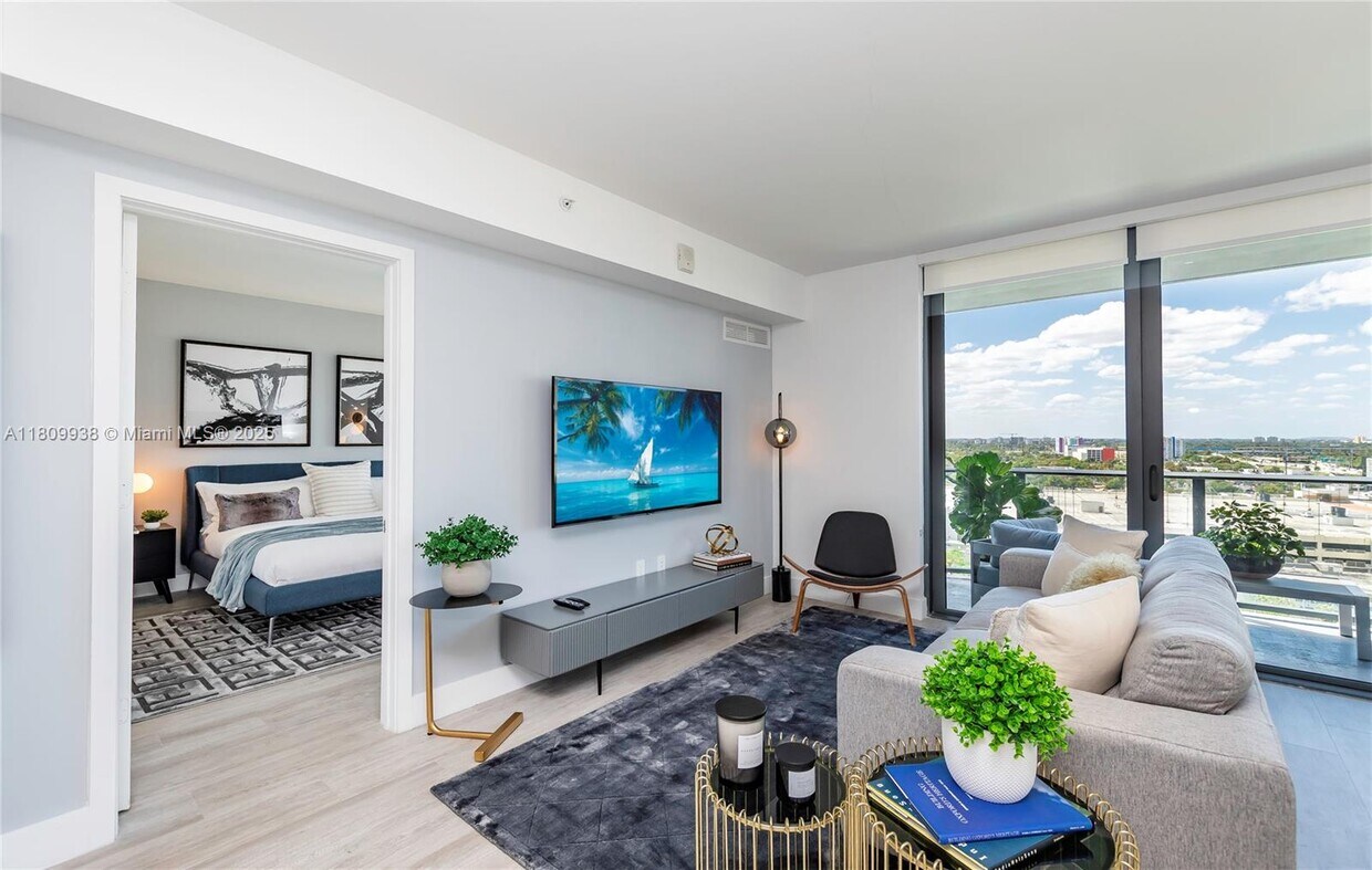 Foto principal - 121 NE 34th St