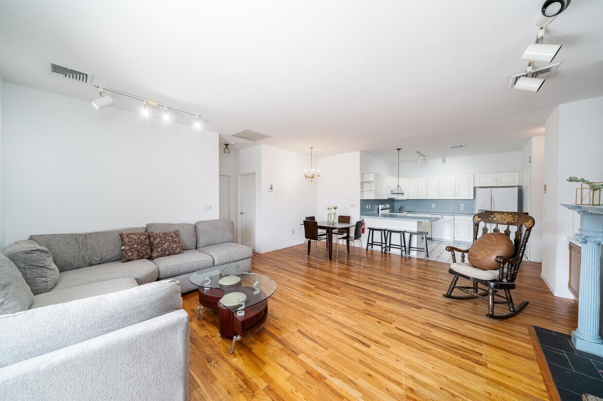 Foto principal - 75 Liberty Ave