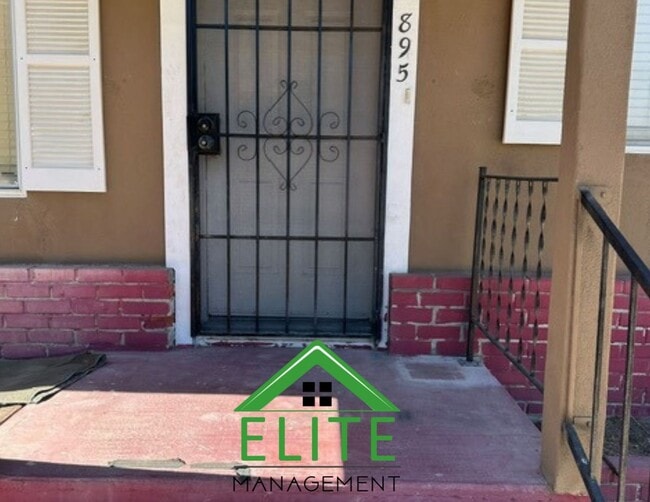 Foto del edificio - Charming 3-Bedroom Home for Rent in a Prim...