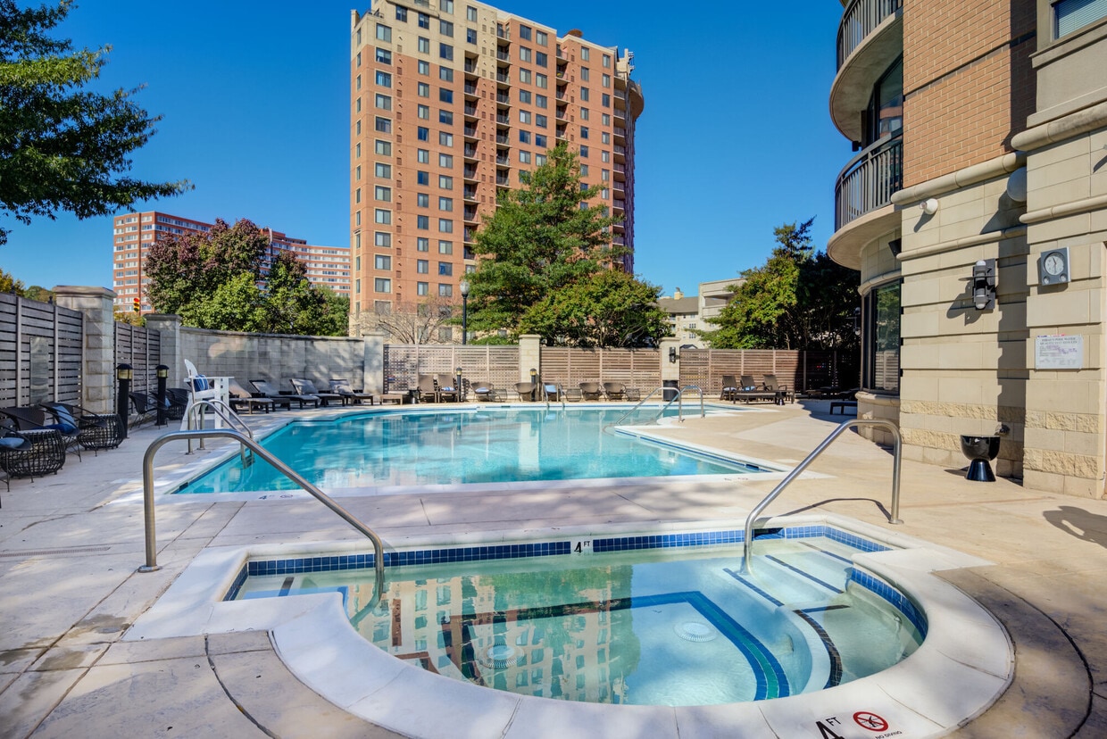 Primary Photo - Instrata Pentagon City