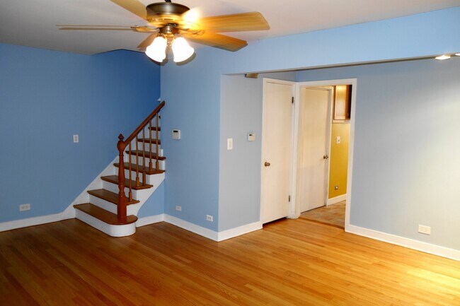 Living Room - 1833 W Norwood St