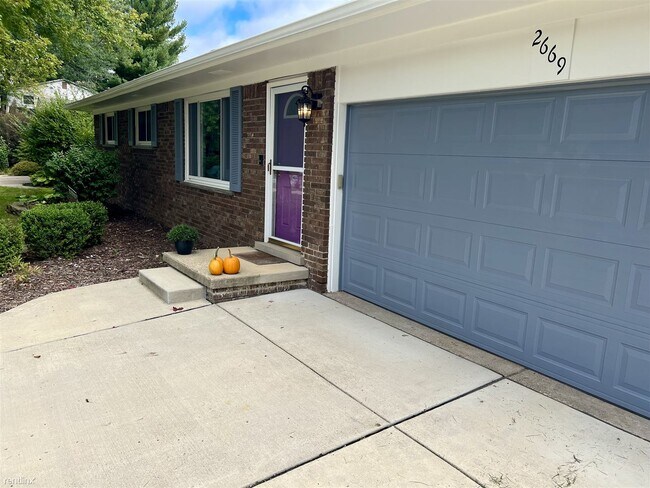 Foto del edificio - 3 br, 2 bath House - 2669 Deake Ave