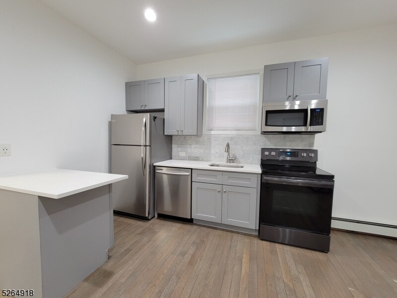 Foto principal - 24 E Price St