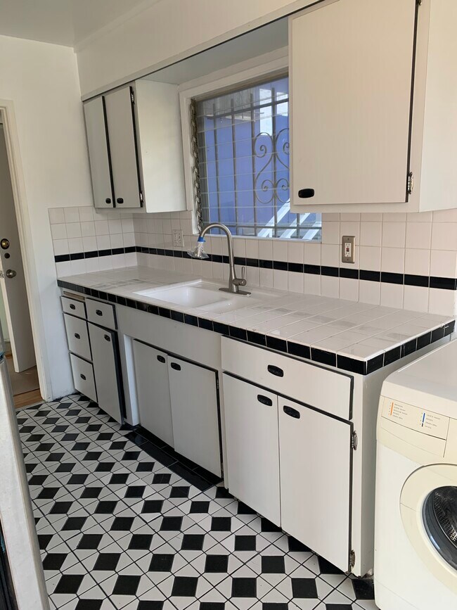 Foto del edificio - 2006 N Alvarado St