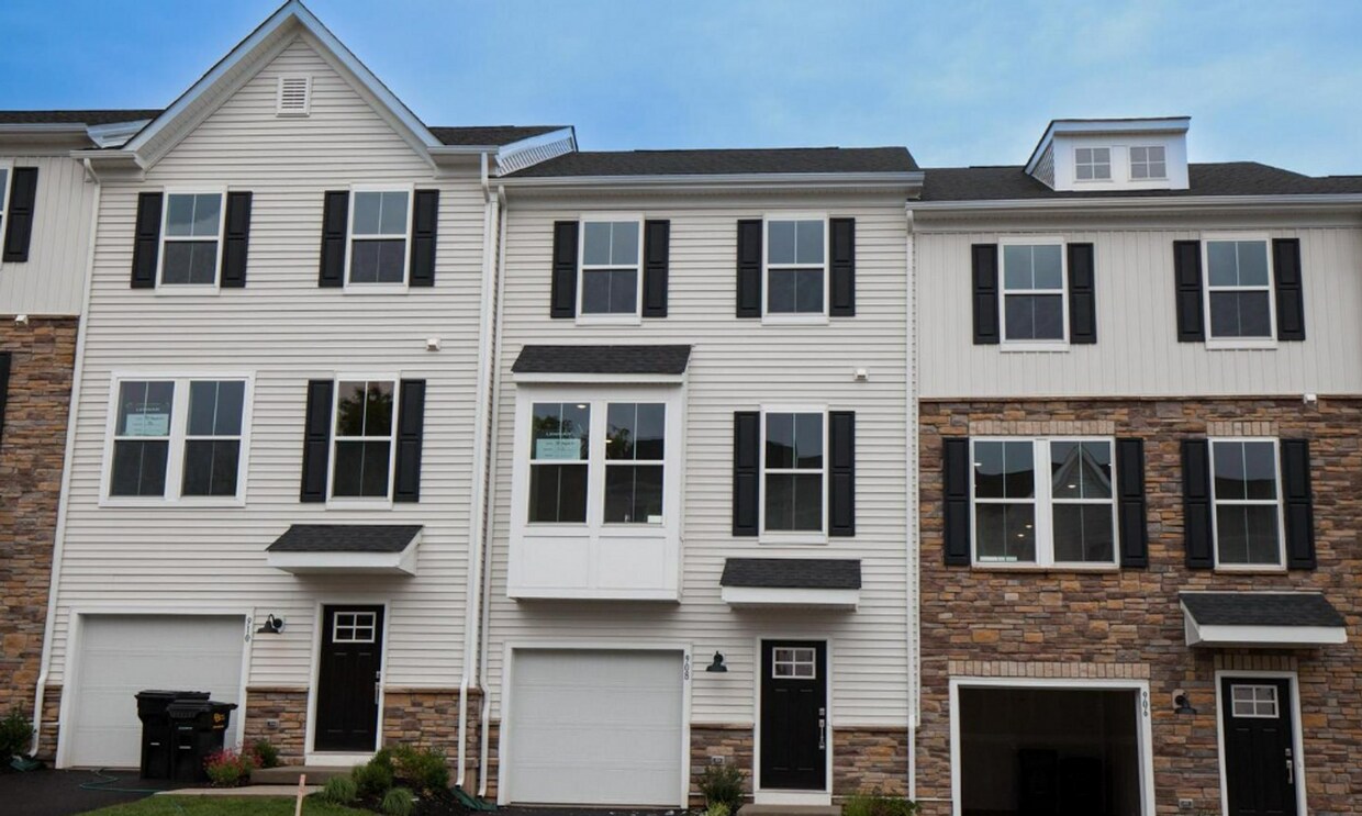 Primary Photo - 3Bed, 2.5Bath - Fabulous NEW Townhome for ...