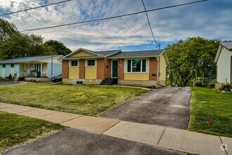 Building Photo - 631 Aylmer Crescent