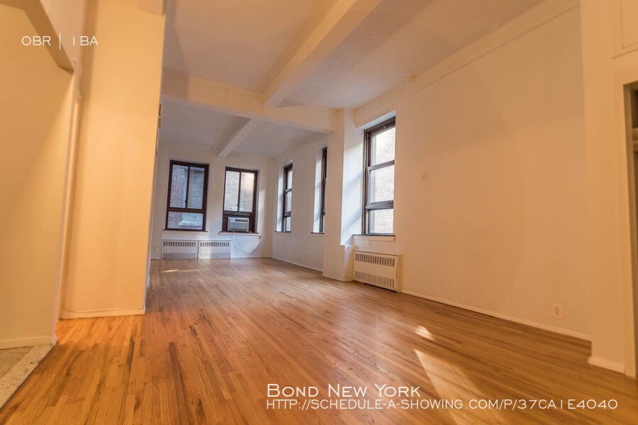 Primary Photo - 14 E 22nd St