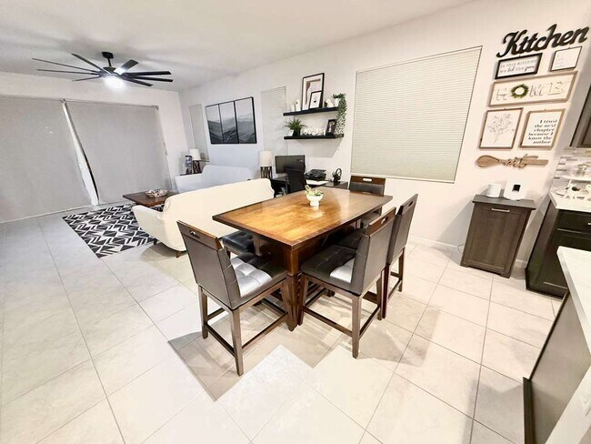 Foto del edificio - 184 Summershore Dr